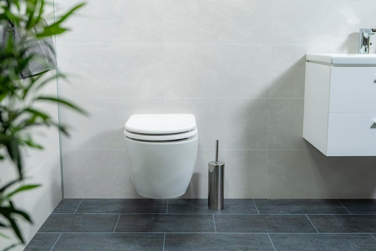 Capac WC KAN Malmö D-Shape – cu închidere lentă și sistem QuickRelease, formă D, material MDF, rezistență până la 175 kg - imagine 5